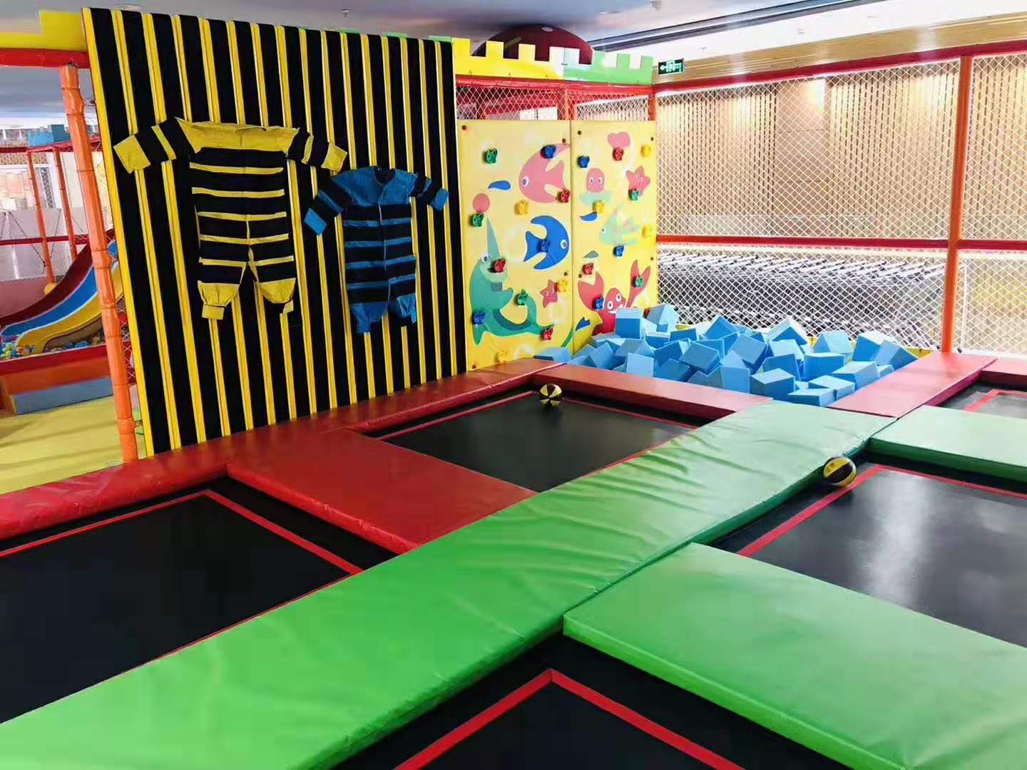 內蒙古阿拉善右旗蹦床遊樂園