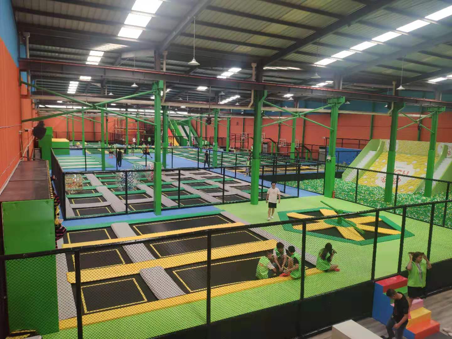 河北（běi）保定High波波蹦床樂園